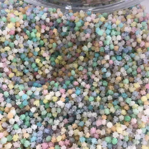 角の出た色とりどりの金平糖